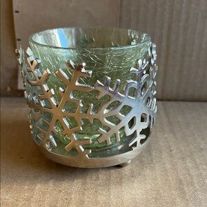 Yankee Candle Green and Silver Snowflake Holder